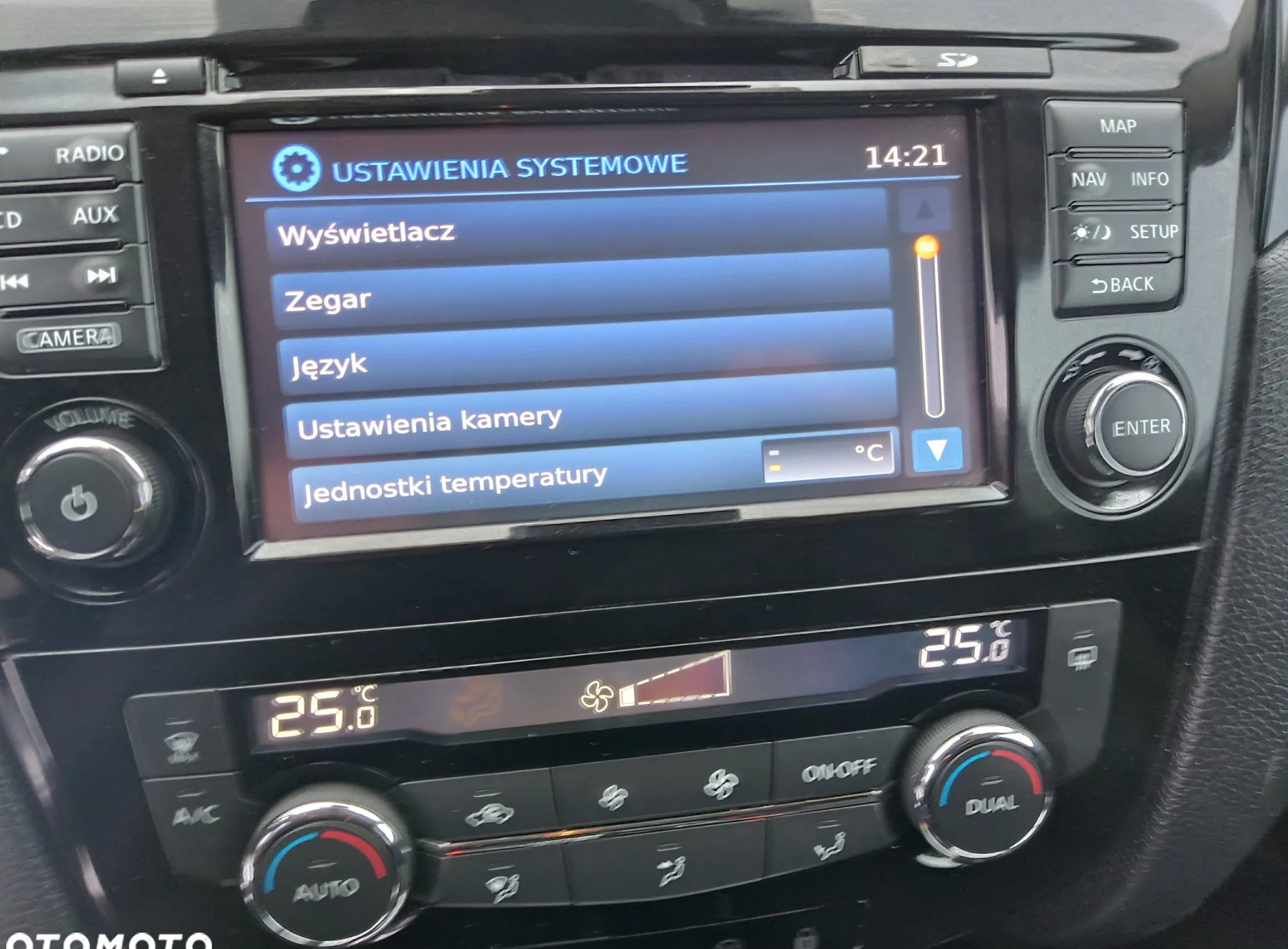 Nissan Qashqai cena 38500 przebieg: 160000, rok produkcji 2016 z Zdzieszowice małe 562